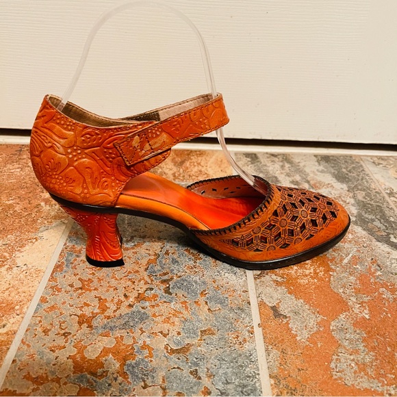 🍊NWOB!!Sassy Super Lady Star Orange Leather Embossed Cutout Heels! - Picture 6 of 14